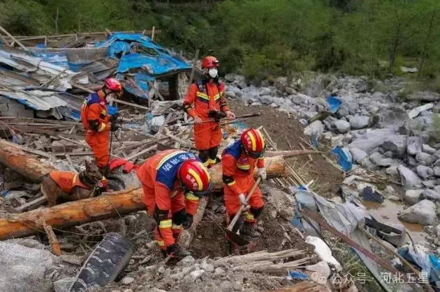 油動式大載荷長航時無人直升機——打造我國應急救援、防汛救災、森林草原消防的“新質戰斗力”!